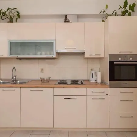 5 شقة بودغورا