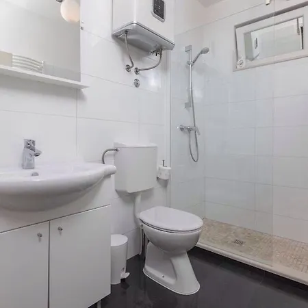 5 شقة بودغورا