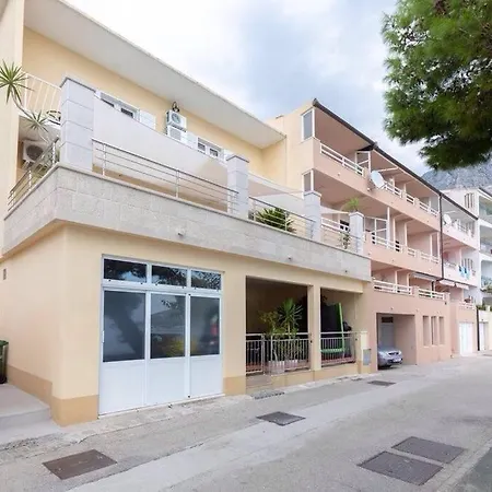 شقة 5 بودغورا